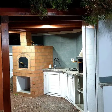 Acogedor 6 Con Piscina Y Bbq Icor