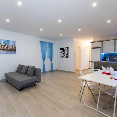 Lägenhetshotell Acogedor 6 Con Piscina Y Bbq