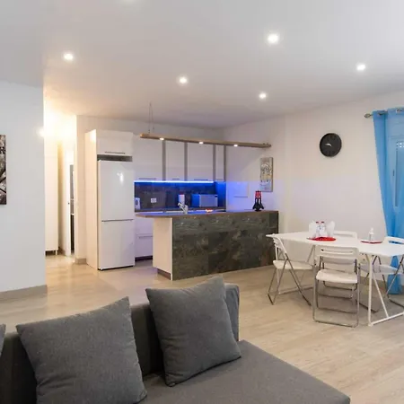 Acogedor 6 Con Piscina Y Bbq Hotel apartamentowy 3*