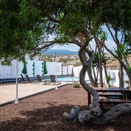 Hotel apartamentowy Acogedor 6 Con Piscina Y Bbq 3*